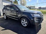 Used 2017 Ford Explorer XLT image 3