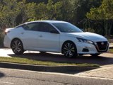 Used 2021 Nissan Altima 2.5 SR w/ SR Premium Package image 2
