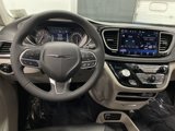 Used 2023 Chrysler Pacifica Touring-L image 5