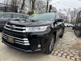 Used 2018 Toyota Highlander XLE image 2