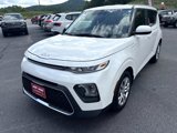 Used 2022 Kia Soul LX image 2