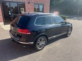 Used 2016 Volkswagen Touareg VR6 image 5