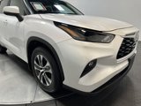 Used 2024 Toyota Highlander XLE image 3
