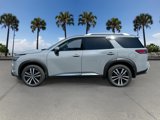New 2025 Nissan Pathfinder Platinum image 3
