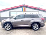 Used 2017 Toyota Highlander Limited Platinum image 2