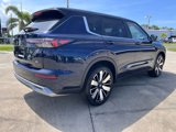 New 2025 Mitsubishi Outlander SE image 3