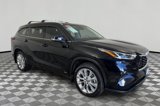 Used 2023 Toyota Highlander Limited image 3