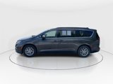 Used 2022 Chrysler Pacifica Touring-L image 6