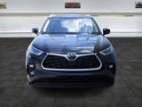 Used 2022 Toyota Highlander XLE image 2
