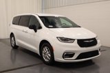 New 2026 Chrysler Pacifica Select image 2