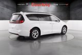 Certified 2022 Chrysler Pacifica Limited image 3