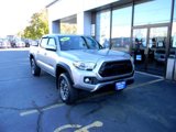 Used 2017 Toyota Tacoma TRD Off-Road image 2