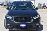 Used 2022 Chrysler Pacifica Touring-L image 2