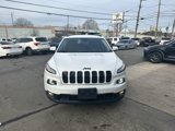 Used 2018 Jeep Cherokee Latitude w/ Altitude Package image 2