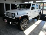 Used 2025 Jeep Wrangler Sahara image 3