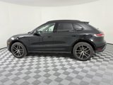 Certified 2025 Porsche Macan image 2
