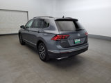 Used 2021 Volkswagen Tiguan SE w/ Panoramic Sunroof Package image 5
