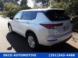 Used 2023 Mitsubishi Outlander ES image 3