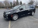 New 2025 Chrysler Pacifica Select image 2