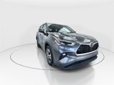 Used 2023 Toyota Highlander XLE image 2