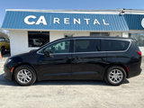 Used 2022 Chrysler Voyager LX image 2