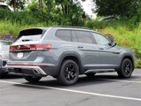 New 2025 Volkswagen Atlas Peak Edition SE image 4
