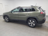Used 2021 Jeep Cherokee Latitude Lux w/ Comfort/Convenience Group image 3