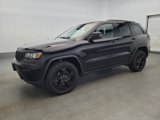 Used 2020 Jeep Grand Cherokee Laredo image 2