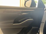 Used 2022 Toyota Highlander Limited image 3