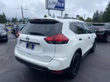 Used 2017 Nissan Rogue SV image 5