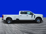 New 2025 Ford F350 4x4 Crew Cab DRW Super Duty image 2