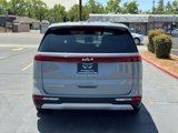 Used 2022 Kia Carnival EX image 5