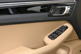 Used 2025 Porsche Macan image 4
