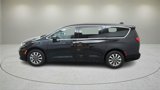New 2025 Chrysler Pacifica Select image 4