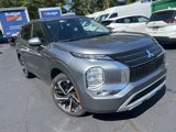 Used 2024 Mitsubishi Outlander SE image 3