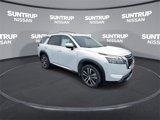 New 2025 Nissan Pathfinder Platinum image 2