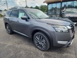 New 2025 Nissan Pathfinder SL w/ SL Premium Package image 2