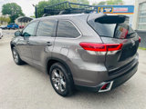Used 2017 Toyota Highlander Limited Platinum image 6