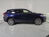 Certified 2022 Toyota Venza XLE image 3