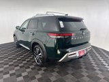 New 2025 Nissan Pathfinder Platinum image 6