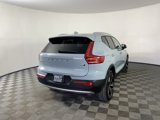 Used 2019 Volvo XC40 T5 Momentum image 3