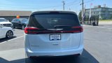 Used 2022 Chrysler Pacifica Touring-L image 6