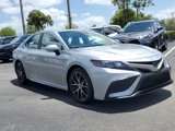 Used 2024 Toyota Camry SE image 4