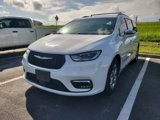 Used 2022 Chrysler Pacifica Limited image 3