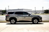Used 2025 Nissan Pathfinder SL image 4