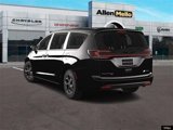 Used 2023 Chrysler Pacifica Touring-L w/ S Appearance Package image 5