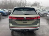 New 2025 Volkswagen Atlas Peak Edition SE image 3