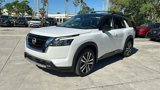 New 2025 Nissan Pathfinder Platinum image 3