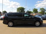 Used 2025 Chrysler Pacifica Select image 5