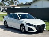 Used 2025 Nissan Altima 2.5 SV image 2